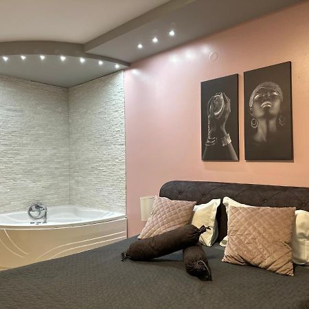 Room Jacuzzi “Athena” Subotica Eksteriør billede