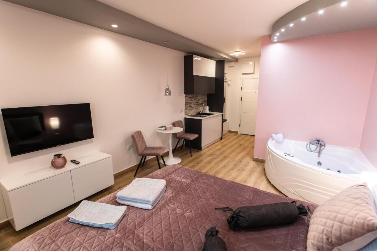 Room Jacuzzi “Athena” Subotica Eksteriør billede