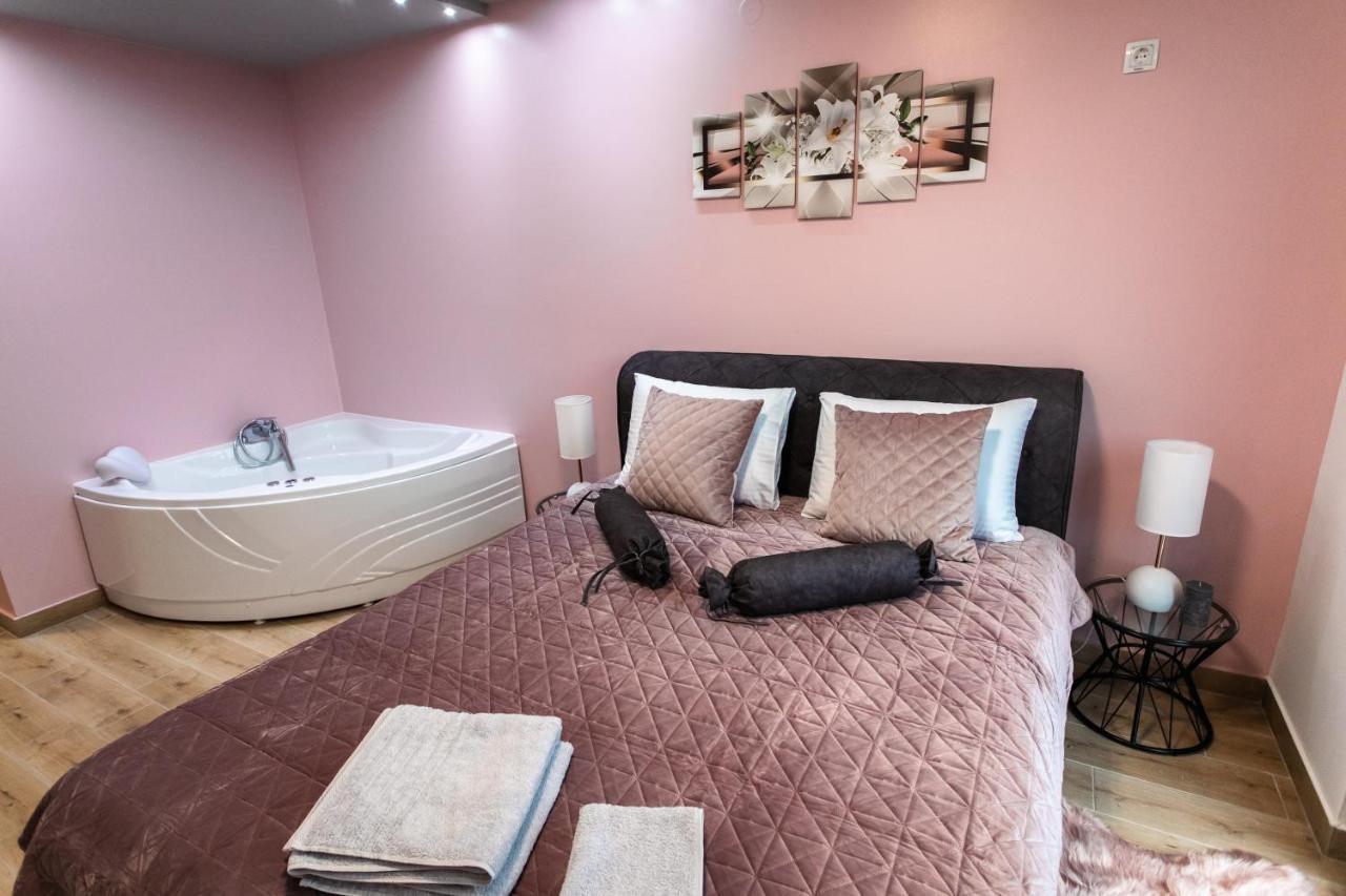 Room Jacuzzi “Athena” Subotica Eksteriør billede